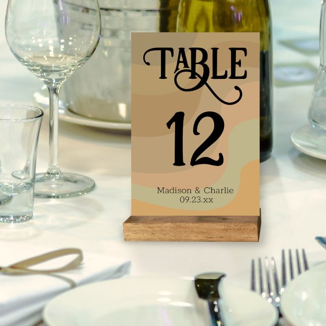 Tarjeta De Mesa Earthtone Retro Swirls Boda (In Situ on Stand at Table)
