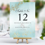 Tarjeta De Mesa El oro lujoso moderno engaña a Boda mist Verde azu<br><div class="desc">Eleva la recepción de tu boda con estos sofisticados números de mesa. El diseño moderno presenta una neblina acuática verde azulada de ensueño acentuada con lujosos flecos de oro, lo que crea un efecto sutil y sorprendente. Estas tarjetas de personalizable combinan sin esfuerzo el estilo contemporáneo con un toque de...</div>