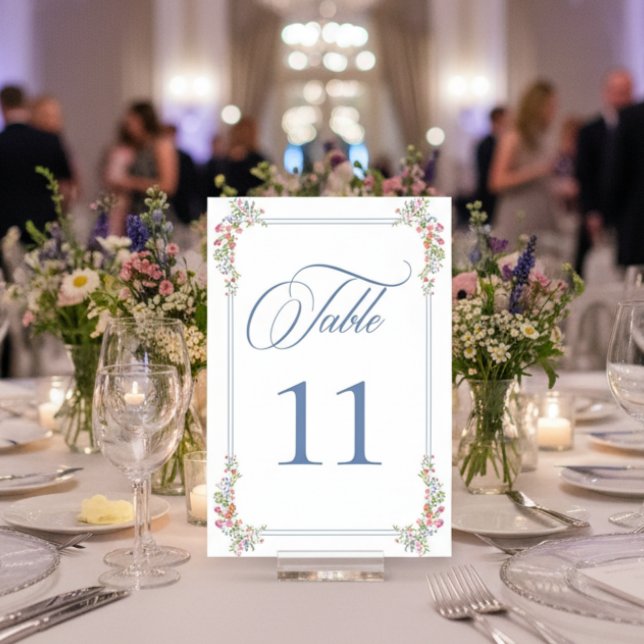 Tarjeta De Mesa Elegant Dusty Blue Pastel Wildflower Crest Wedding (Subido por el creador)