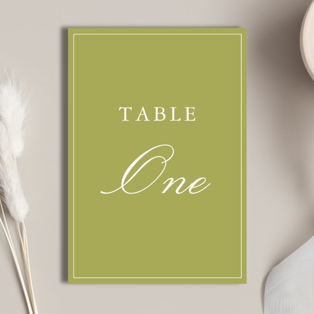 Tarjeta De Mesa Elegante Boda con Letra Script Verde Oliva (Elegant olive green wedding table numbers help guests find their seats with style.)