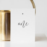 Tarjeta De Mesa Elegante boda de escritura minimalista en blanco y<br><div class="desc">Elegante número de tabla de boda de guiones minimalistas en blanco y negro. Por favor,  contáctame si necesitas artículos adicionales.</div>