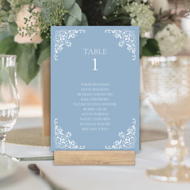 Tarjeta De Mesa Elegante borde de cosecha azul y blanco (elegant dusty blue and white tabale number card with names for romantic old money bridgerton wedding)
