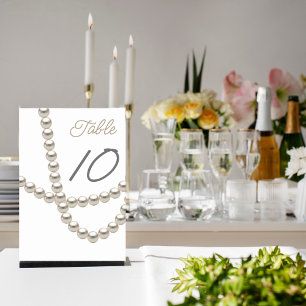Tarjeta De Mesa Elegante ducha de nuez en el collar de la perla