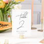 Tarjeta De Mesa Elegante Minimalista guión Boda personalizado<br><div class="desc">Los números de la tabla son sencillamente elegantes y minimalistas,  personalizados y de doble cara. Personalice cada uno con sus nombres/título del evento,  fecha y número. Añada cada uno a su carrito individualmente y desconéctese cuando haya terminado.</div>