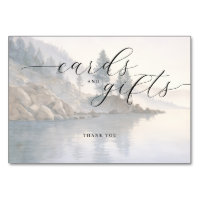Escena tranquila junto al lago con acuarela azul