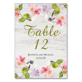 Tarjeta De Mesa Florales rusticas rosadas en la reserva de madera 