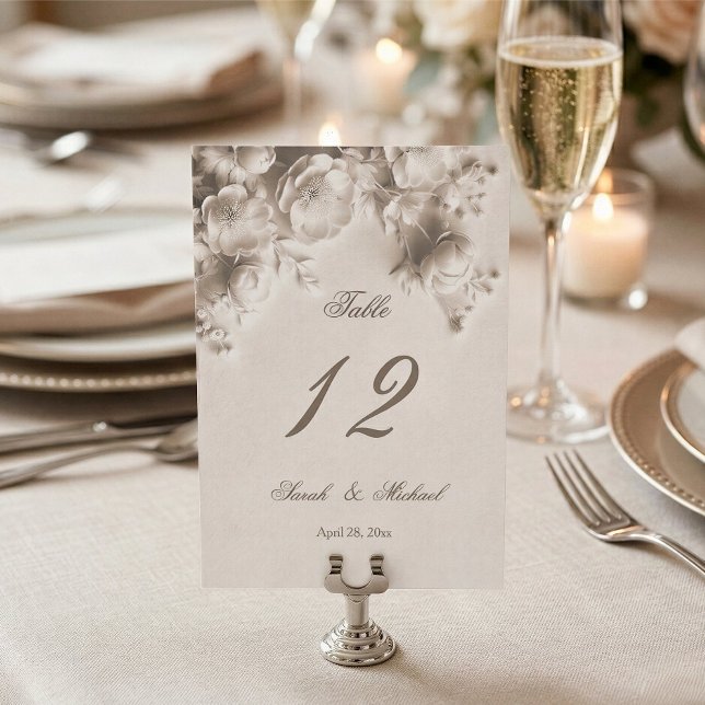 Tarjeta De Mesa Flores de marfil esculpidas para boda   (Subido por el creador)