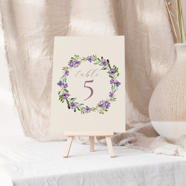 Tarjeta De Mesa Flores moradas Boda de caligrafía romántica (Subido por el creador)