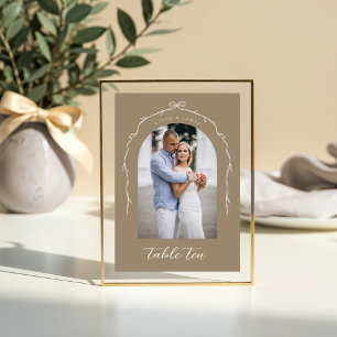Tarjeta De Mesa Foto Arch Beige Bow & Ribbon Boda Número de tabla