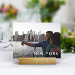 Tarjeta De Mesa Foto de destino de viaje de boda<br><div class="desc">Añade un toque especial a las mesas de la recepción de tu boda con estas tarjetas de nombre de la mesa de fotos personalizado. Asigne un nombre a cada tabla después de un destino de viaje memorable y agregue una foto y el nombre de destino. Su foto aparece con el...</div>