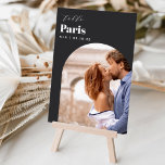 Tarjeta De Mesa Foto y nombre de destino de viaje de boda<br><div class="desc">Añada un toque especial de acabado a las mesas de la recepción de su boda con estas tarjetas de número de la mesa de fotos del personalizado. Asigne un nombre a cada tabla después de un destino de viaje memorable y agregue una foto y el nombre de destino a estos...</div>