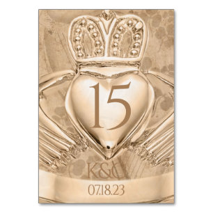 Tarjeta De Mesa Iniciales del Boda del anillo Claddagh y Shamrock