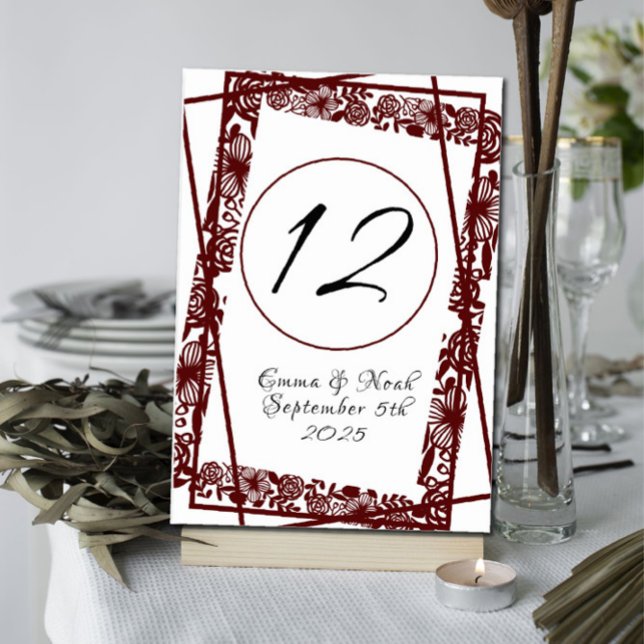 Tarjeta De Mesa Maroon Burgandy elegante de trabajo abierto (Subido por el creador)