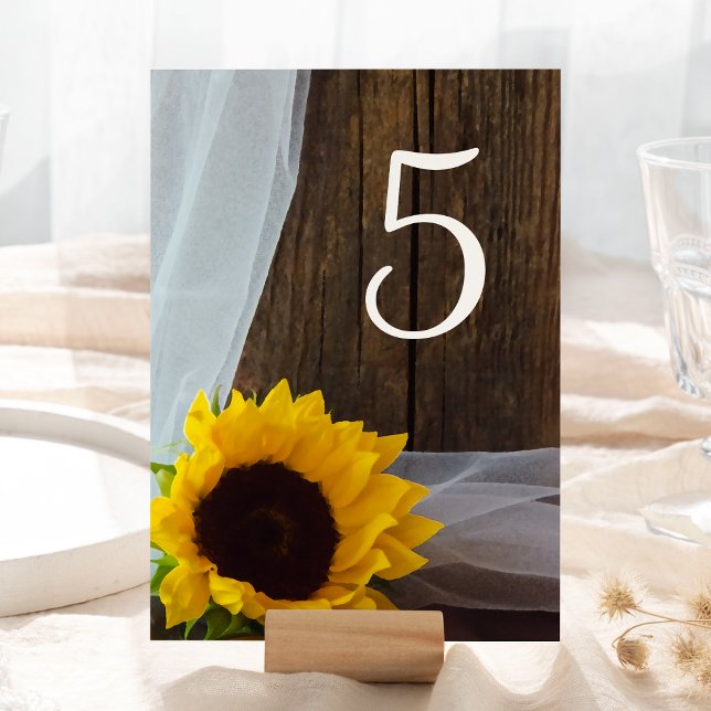 Tarjeta De Mesa Matrimonio rústico de Sunflower y Barn Wood Countr (Subido por el creador)