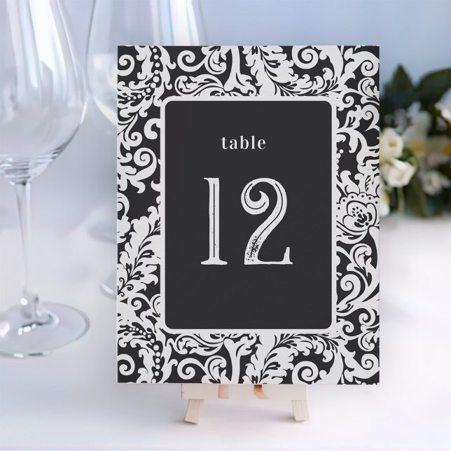 Tarjeta de mesa moderna de damasco floral blanco y (elegant black and white floral damask wedding table number card)