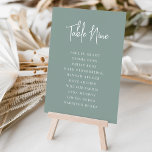 Tarjeta De Mesa Moderno manuscrito   nombres clásicos de invitados<br><div class="desc">Las tarjetas de número de tabla simples y de moda en Eucalyptus Green y white hacen una declaración elegante en su boda o evento. Funciones de diseño "tabla [número]" en la escritura manuscrita,  con nombres de invitados individuales debajo en tipografía serif intemporal. El diseño se repite en ambos lados.</div>