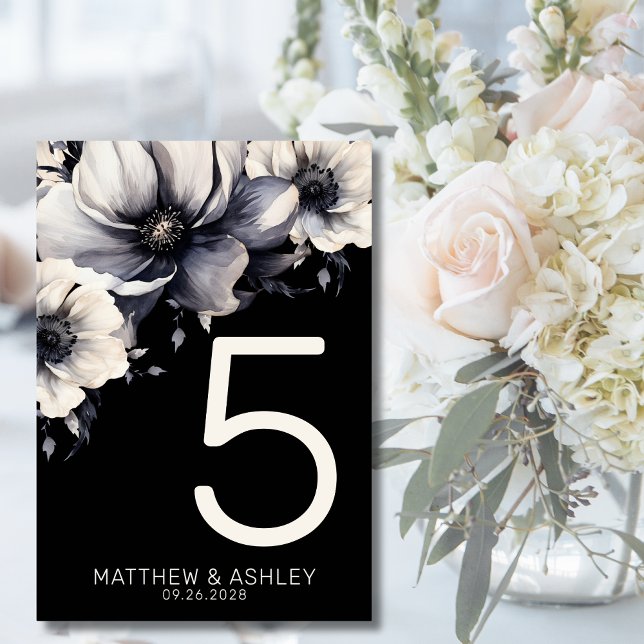 Tarjeta De Mesa Moderno y elegante Boda floral negro (Modern Elegant Floral Black White Wedding Table Number)