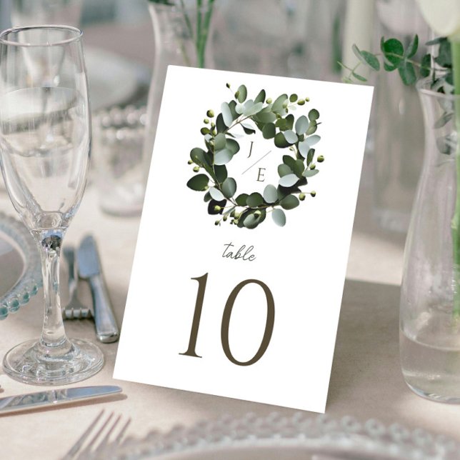 Tarjeta De Mesa Monograma moderno Eucalyptus Wreath Boda | Blanca (White Modern Monogram Eucalyptus Wreath Wedding Table Card)