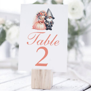 Tarjeta De Mesa Naranja caprichoso y Boda Gnome Gris Número de mes