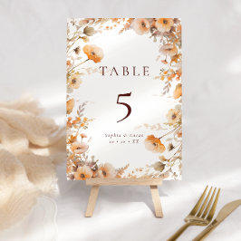 Tarjeta De Mesa Naranja de Flores Silvestres Caídas y Boda Marrón