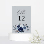 Tarjeta De Mesa Número de la mesa floral azul y naval - Gris azul<br><div class="desc">Vestir las mesas de su boda o fiesta con su tarjeta de número de la mesa azul celeste y azul marino. Hecha a mano, en acuarela, flores azules polvorientas y flores azul marino. Ideal para bodas rústicos, bodas en otoño, bodas de invierno, bodas en la playa y bodas de temática...</div>