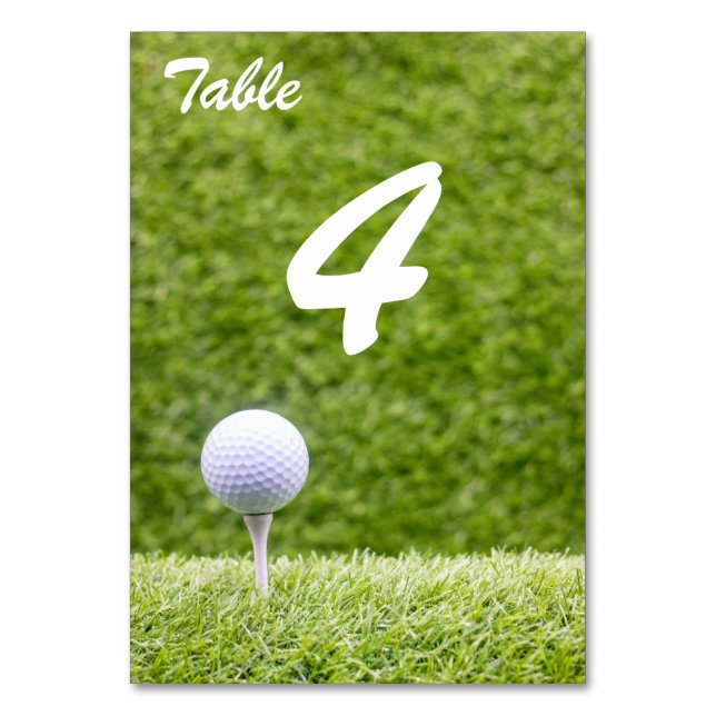 Tarjeta De Mesa Pelotas de golf en tee sobre hierba verde (Anverso)