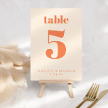 Tarjeta De Mesa Personalizado de tipografía retro Naranja moderno<br><div class="desc">Personalizado de tipografía retro Naranja moderno Número de tabla</div>