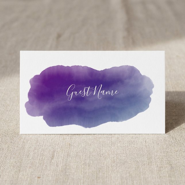 Tarjeta De Mesa Púrpura acuarela invitado carta de lugar (Purple watercolor guest dining name place card.)