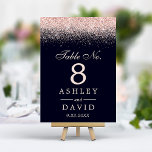 Tarjeta De Mesa Rosa  Confetti Navy Boda azul moderno<br><div class="desc">Rosa de la Marina de Confetti Dorado Azul número de mesa Boda moderno. Bonito rosa de oro de vidrio añejo con un fondo azul marino. Este diseño moderno y personalizado se puede personalizar fácilmente con sus propios detalles.</div>