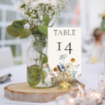 Tarjeta De Mesa Rústico Boda de Flores y Daisies Azul<br><div class="desc">Descubra el epítome de la elegancia rústica con nuestra rústica tarjeta boda número de mesa, donde la belleza intemporal se encuentra con la delicada gracia de la naturaleza. En un marco blanco inmaculado, emerge un ramo de acuarela pintado a mano que muestra una armoniosa mezcla de flores silvestres polvorientas azules...</div>