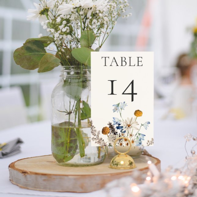 Tarjeta De Mesa Rústico Boda de Flores y Daisies Azul (Rustic Dusty Blue Wildflowers & Daisies Wedding Table Number)