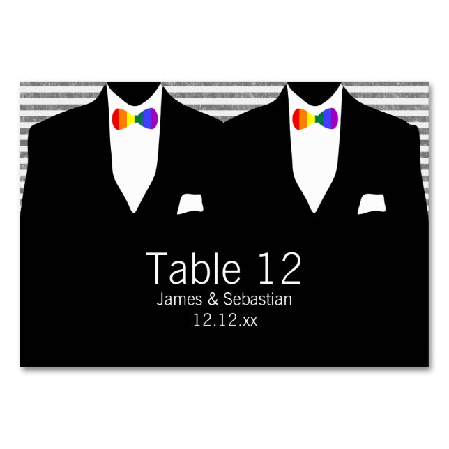 Tarjeta De Mesa Sr. Suit y Sr. Tie (Orgullo Arcoiris) Boda gay (Anverso)