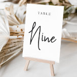Tarjeta De Mesa Tabla con guiones de mano negra y blanca NUEVE<br><div class="desc">Las tarjetas de número de tabla simples y de moda en blanco y negro clásicos hacen una declaración elegante en su boda o evento. Las funciones de diseño "table [number]" se encuentran en una mezcla de letras clásicas de sif y manuscritas. El diseño se repite en ambos lados. Las tarjetas...</div>