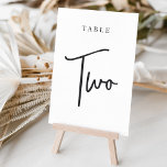 Tarjeta De Mesa Tabla de guiones de mano negra y blanca DOS<br><div class="desc">Las tarjetas de número de tabla simples y de moda en blanco y negro clásicos hacen una declaración elegante en su boda o evento. Las funciones de diseño "table [number]" se encuentran en una mezcla de letras clásicas de sif y manuscritas. El diseño se repite en ambos lados. Las tarjetas...</div>