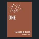 Tarjeta De Mesa Terracota elegante contemporánea<br><div class="desc">Negrita, sencilla, contemporánea, elegante. Este diseño complementa una creciente colección de piezas únicas que son atractivas y distintivas. Utilice los campos de plantilla para cambiar los detalles del titular del lugar y hacer que el diseño sea el suyo. En esta colección hay disponibles otros colores y estilos. También puede cambiar...</div>