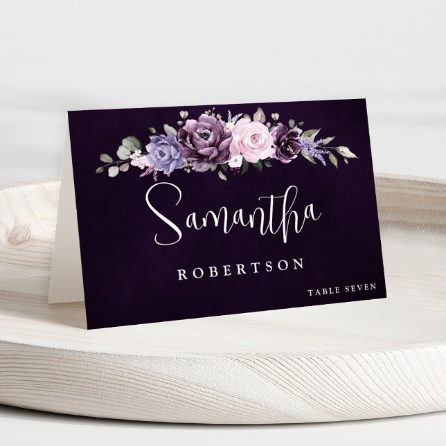 Tarjeta De Mesa Tonos de violeta morada agitada floreciente nombre (Shades of dusty purple plum wedding place card with printed guest name)