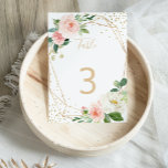 Tarjeta De Mesa Verdor y Boda floral elegante geométrica de oro<br><div class="desc">Este verde y geométrico dorado número de mesa de boda floral elegante es perfecto para una simple recepción nupcial. El diseño se caracteriza por unos rosas pintados a mano, blancos, rosas y ruidosos, con un toque de vegetación, unos marcos geométricos dorados y una belleza artística inspiradora. Este es un número...</div>