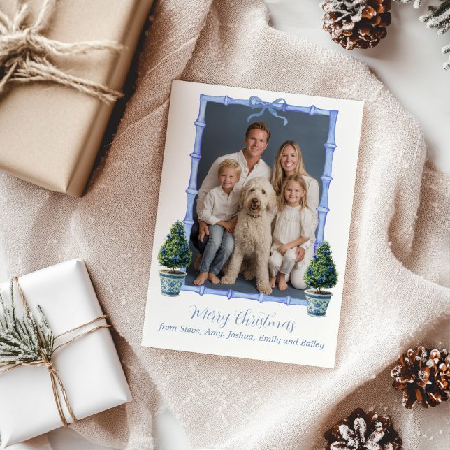 Tarjeta de Navidad con árbol de topiaria en estilo (Chinoiserie Topiary Tree Photo Holiday Card)