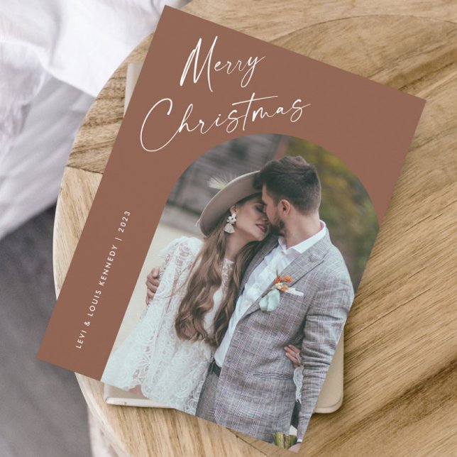 Tarjeta de Navidad con Arco Boho de Letra Sencilla (Simple script boho arch photo Christmas holiday card with modern elegant handwritten typography.)