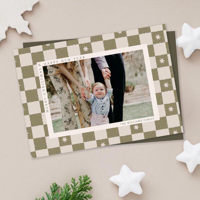 Tarjeta de Navidad con Foto a Cuadros (holiday checkered Christmas photo card on beige background)