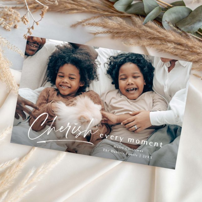 Tarjeta de Navidad con Foto de letra Script Cheris (Modern script Cherish every moment photo grand Christmas holiday cards.)