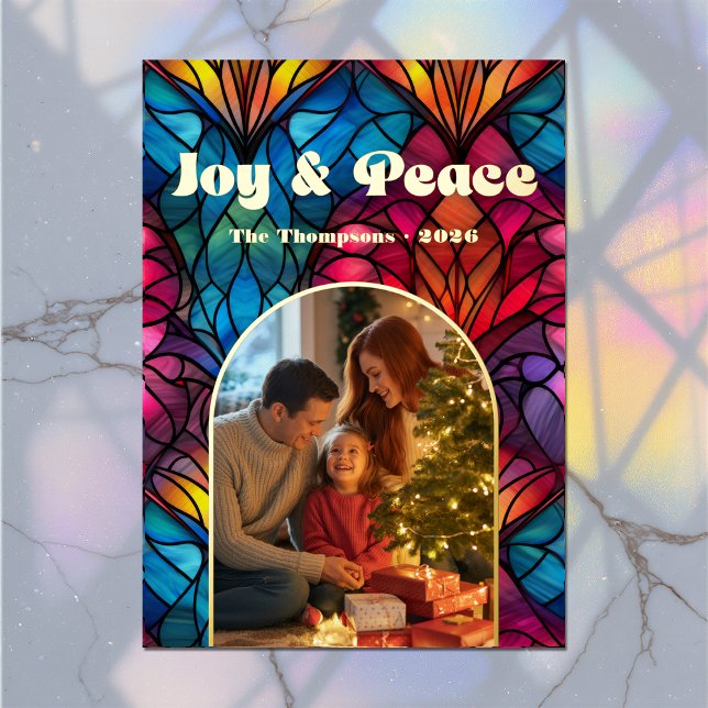 Tarjeta de Navidad con ventana de vidrio emplomado (Joy & Peace Stained Glass Window Christmas Photo Foil Holiday Card)