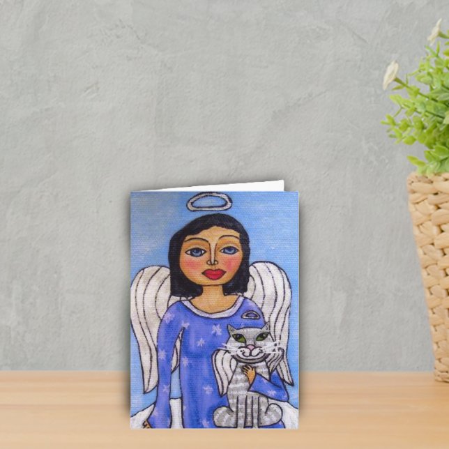 Tarjeta de Navidad de Ángel y Gato (Angle blue eyes on cloud holding white angel cat on blue Merry christmas greeting card.)