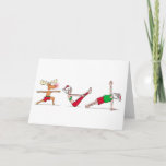 Tarjeta de Navidad de la yoga<br><div class="desc">¡Esta tarjeta de Navidad de la diversión muestra cómo Santa y la cuadrilla entrenan a todo el año de largo para el día grande!</div>