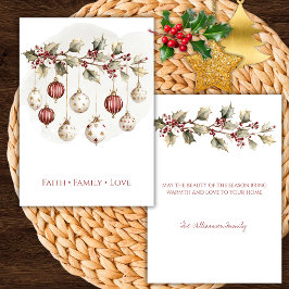 Tarjeta de Navidad de rama de acebo y adornos eleg