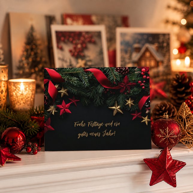 Tarjeta de Navidad elegante personalizable con cor (Elegant German Christmas postcard with festive red, gold and evergreen holiday design.)
