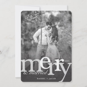 Tarjeta de Navidad FELIZ y casada simple de la