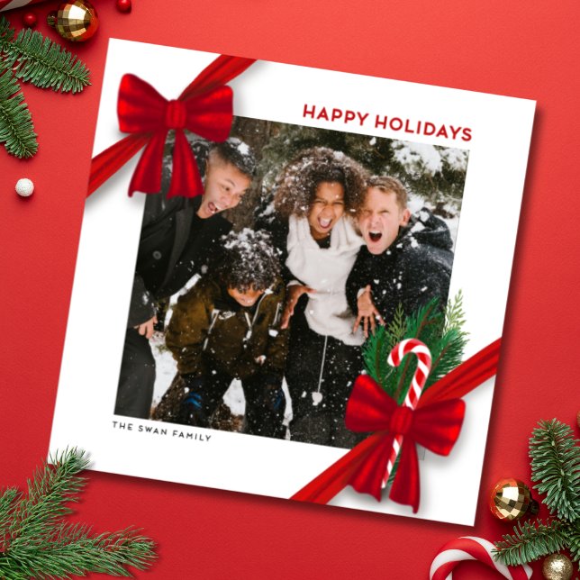 Tarjeta de Navidad moderna con lazos rojos (Season Greetings Photo Card with big red bows, candy cane, greenery - Merry Christmas Happy Holidays)