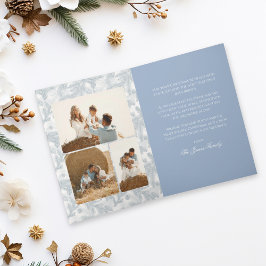 Tarjeta de Navidad plegable de ramas de pino azule