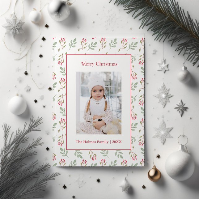 Tarjeta de Navidades de Berry y Eucalyptus (Custom photeo Christmas card sorrounded with silver and white Christmas tree ornaments.)